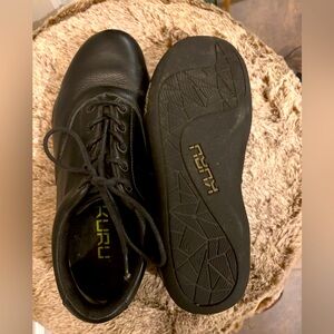 KURU size 10 male comfort arch support shoes.
